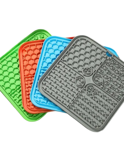 LICK MATS IN 4 COLORS